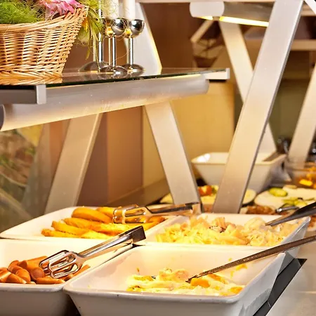 Saint George & Medical Hotell 4*