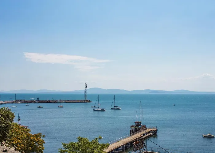 Saint George & Medical Отель Поморие